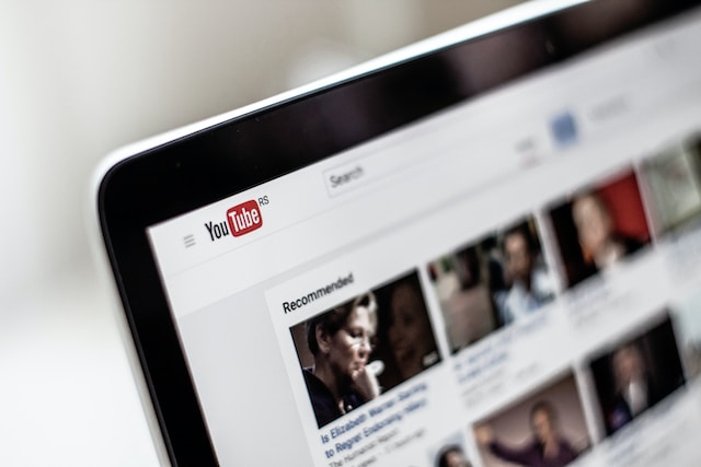 Warum der Kauf von YouTube -Ansichten und -klicks die Beliebtheit Ihres Videos in die Höhe schnellen kann